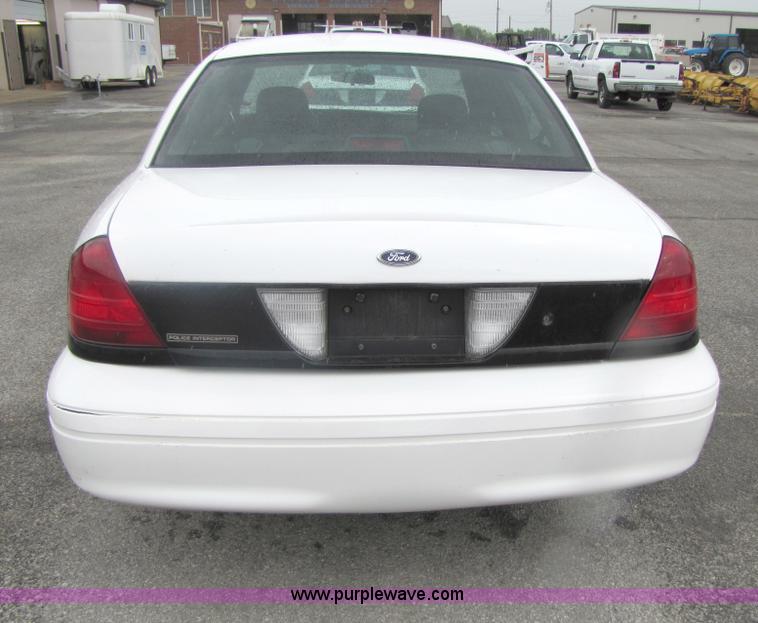 image for item 5243 2007 Ford Crown Victoria Police Interceptor sedan