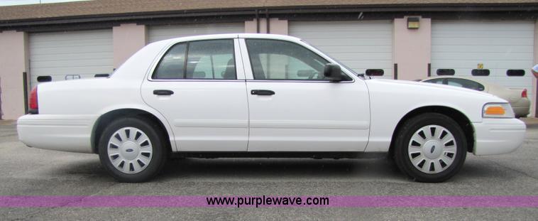 image for item 5243 2007 Ford Crown Victoria Police Interceptor sedan