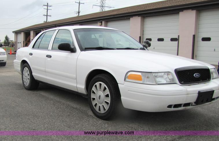 image for item 5243 2007 Ford Crown Victoria Police Interceptor sedan