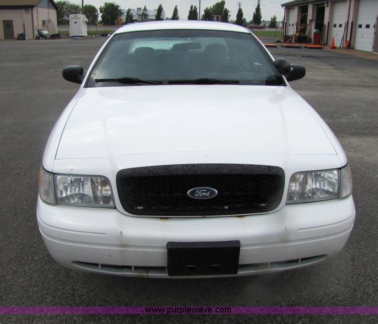 image for item 5243 2007 Ford Crown Victoria Police Interceptor sedan