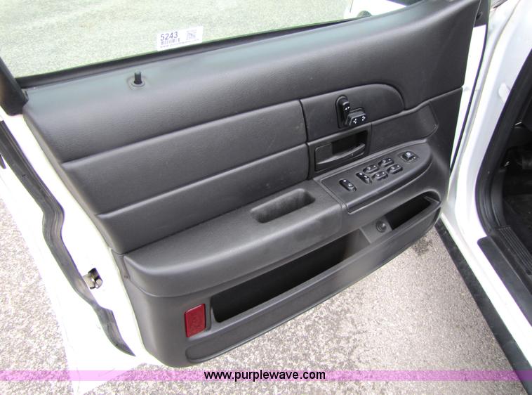 image for item 5243 2007 Ford Crown Victoria Police Interceptor sedan