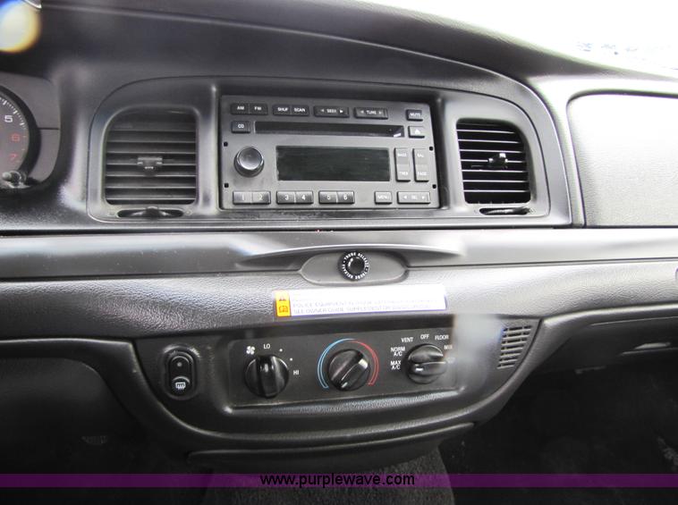 image for item 5243 2007 Ford Crown Victoria Police Interceptor sedan