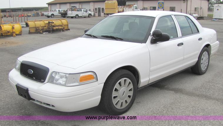 image for item 5244 2007 Ford Crown Victoria Police Interceptor sedan