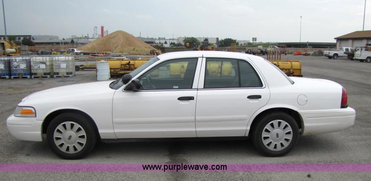 image for item 5244 2007 Ford Crown Victoria Police Interceptor sedan
