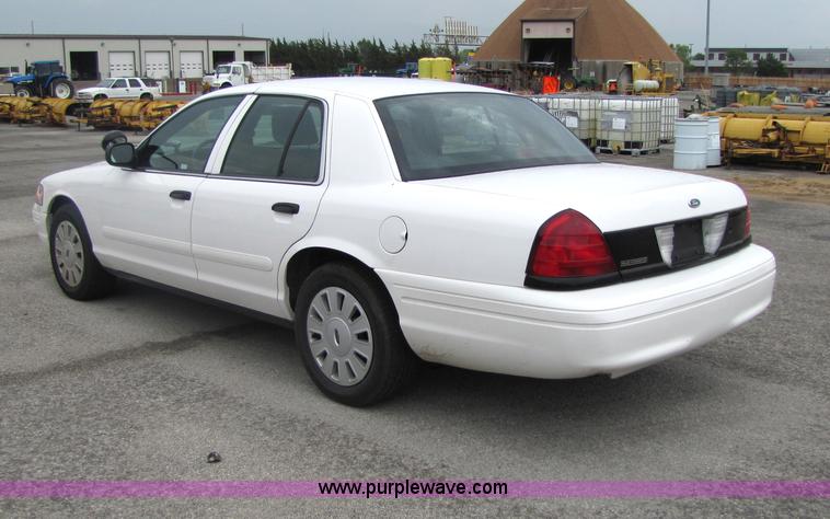 image for item 5244 2007 Ford Crown Victoria Police Interceptor sedan