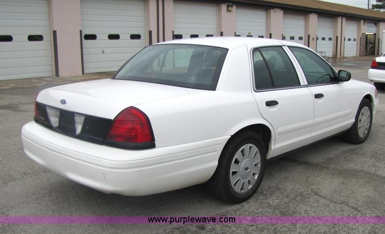 image for item 5244 2007 Ford Crown Victoria Police Interceptor sedan