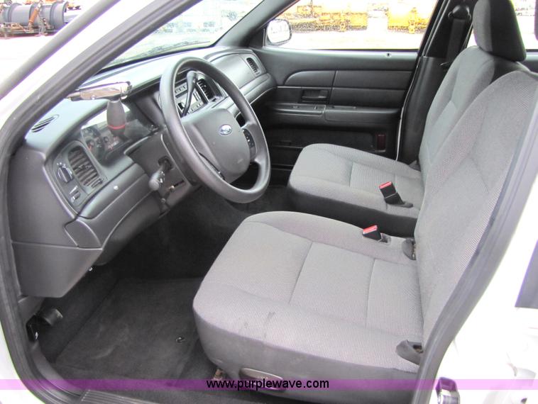 image for item 5244 2007 Ford Crown Victoria Police Interceptor sedan