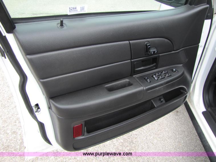 image for item 5244 2007 Ford Crown Victoria Police Interceptor sedan