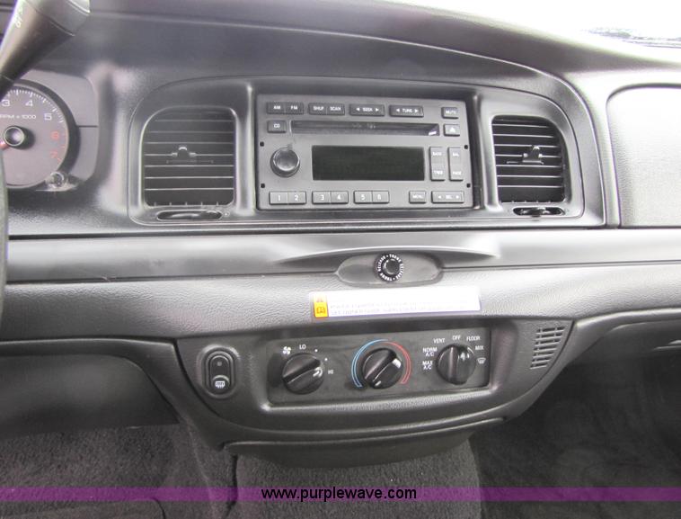 image for item 5244 2007 Ford Crown Victoria Police Interceptor sedan