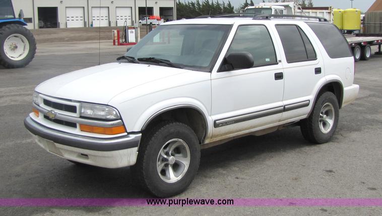 image for item 5245 2001 Chevrolet Blazer