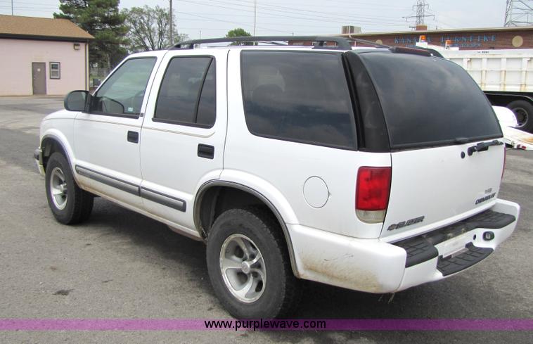 image for item 5245 2001 Chevrolet Blazer