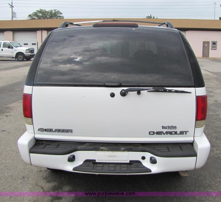 image for item 5245 2001 Chevrolet Blazer
