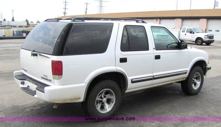 image for item 5245 2001 Chevrolet Blazer