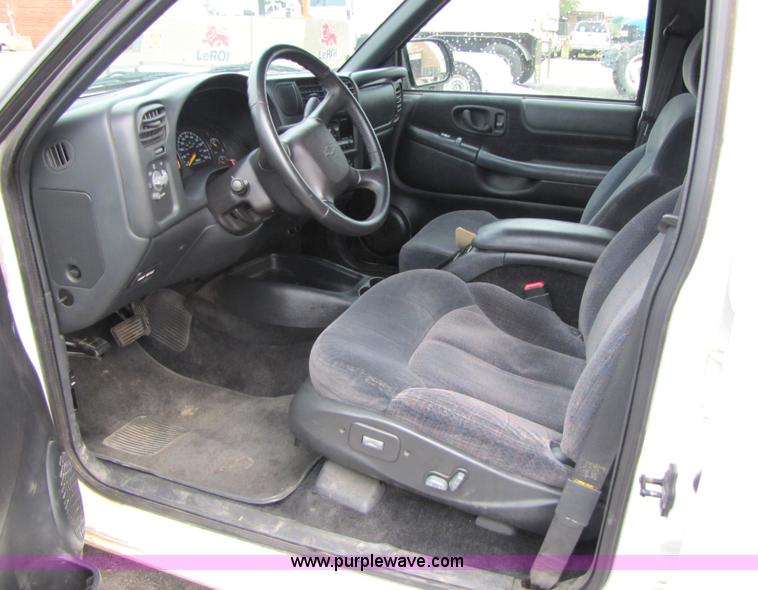 image for item 5245 2001 Chevrolet Blazer