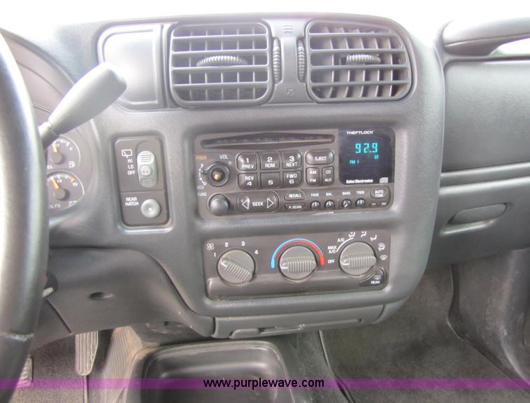 image for item 5245 2001 Chevrolet Blazer