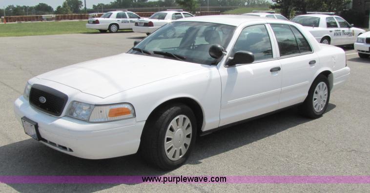 image for item 5254 2007 Ford Crown Victoria Police Interceptor sedan