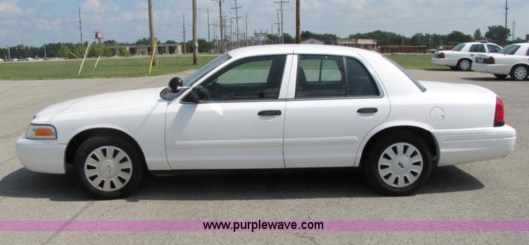 image for item 5254 2007 Ford Crown Victoria Police Interceptor sedan