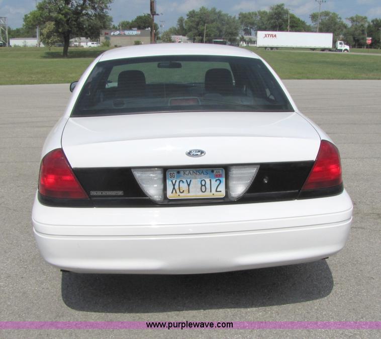 image for item 5254 2007 Ford Crown Victoria Police Interceptor sedan