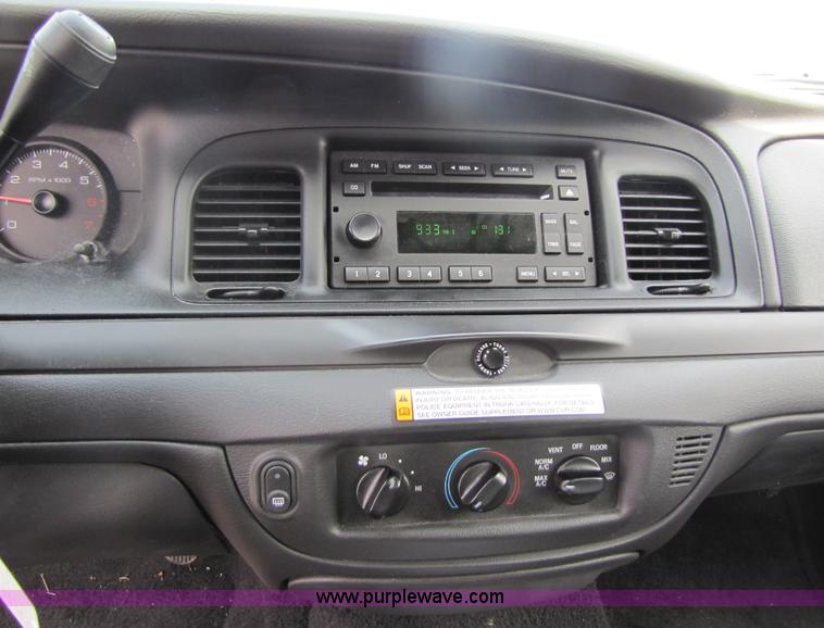 image for item 5254 2007 Ford Crown Victoria Police Interceptor sedan