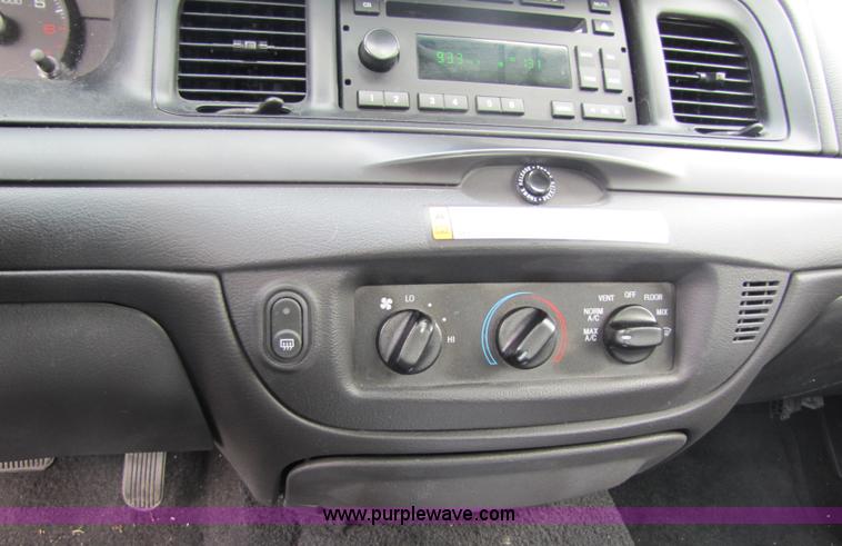 image for item 5254 2007 Ford Crown Victoria Police Interceptor sedan