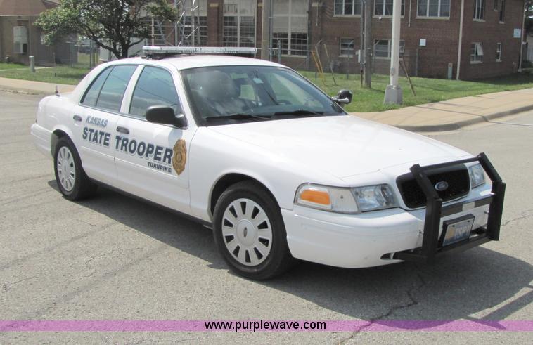 image for item 5255 2006 Ford Crown Victoria Police Interceptor sedan
