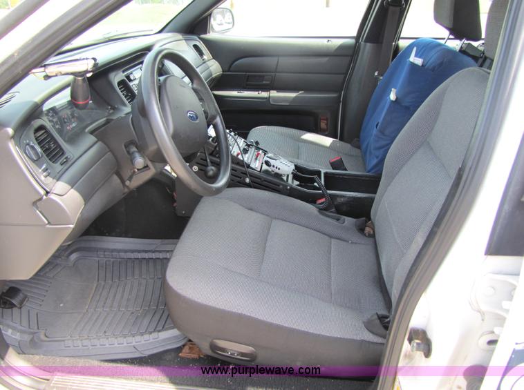 image for item 5255 2006 Ford Crown Victoria Police Interceptor sedan