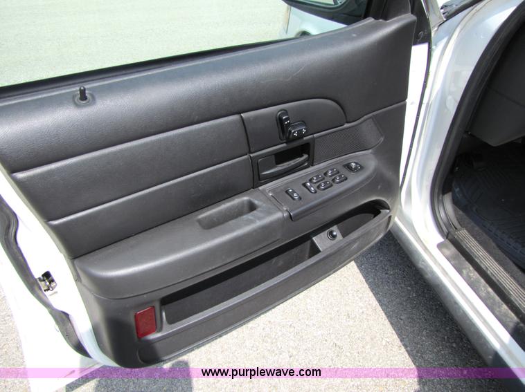 image for item 5255 2006 Ford Crown Victoria Police Interceptor sedan