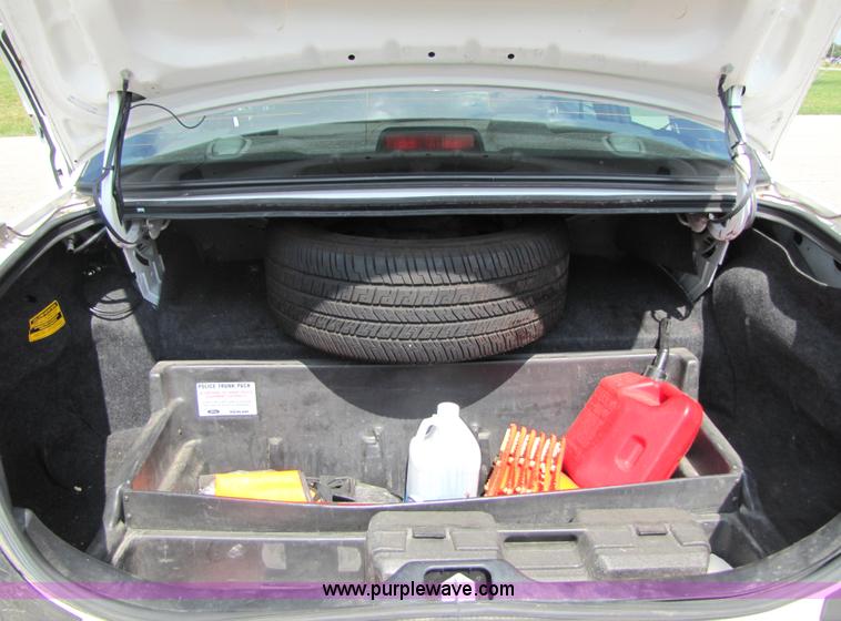 image for item 5255 2006 Ford Crown Victoria Police Interceptor sedan