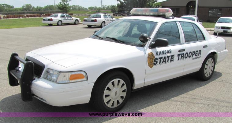 image for item 5256 2006 Ford Crown Victoria Police Interceptor sedan