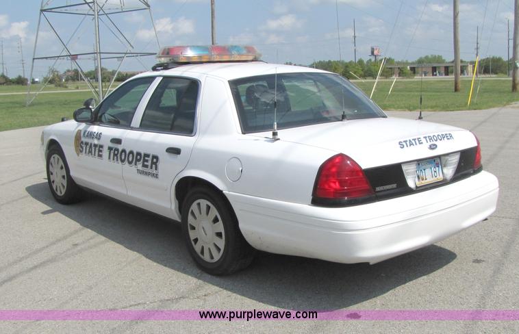 image for item 5256 2006 Ford Crown Victoria Police Interceptor sedan