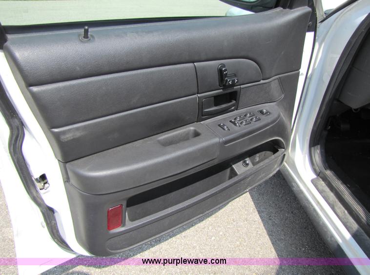 image for item 5256 2006 Ford Crown Victoria Police Interceptor sedan