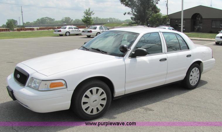 image for item 5257 2006 Ford Crown Victoria Police Interceptor sedan