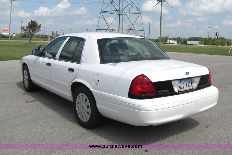 image for item 5257 2006 Ford Crown Victoria Police Interceptor sedan