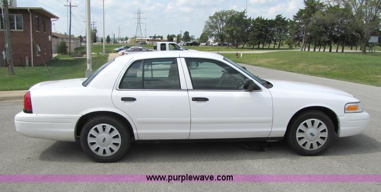 image for item 5257 2006 Ford Crown Victoria Police Interceptor sedan