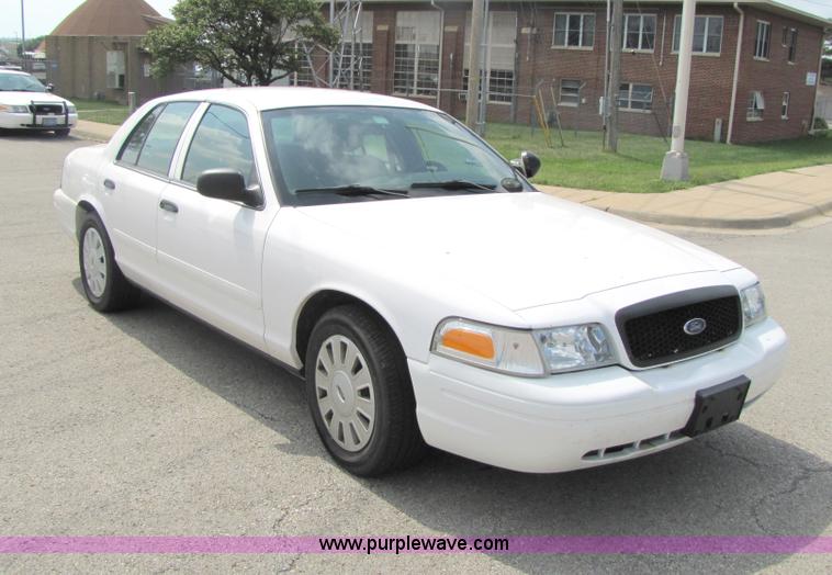 image for item 5257 2006 Ford Crown Victoria Police Interceptor sedan