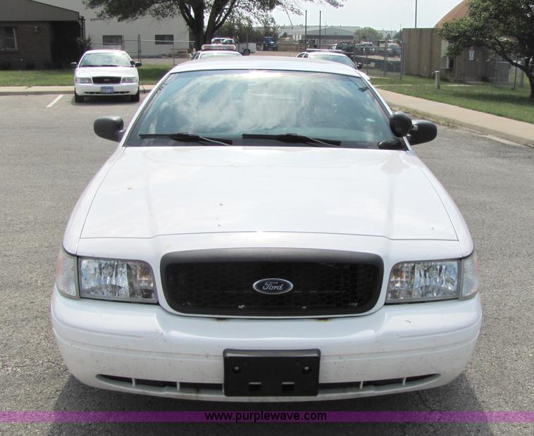 image for item 5257 2006 Ford Crown Victoria Police Interceptor sedan