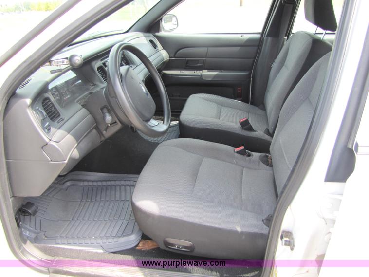 image for item 5257 2006 Ford Crown Victoria Police Interceptor sedan