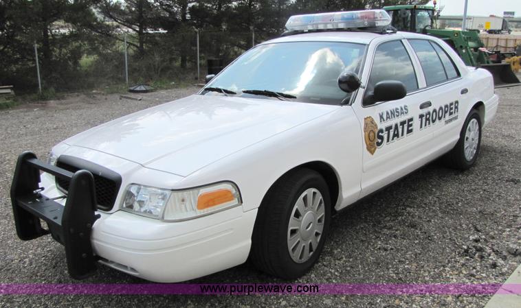 image for item 5259 2006 Ford Crown Victoria Police Interceptor sedan