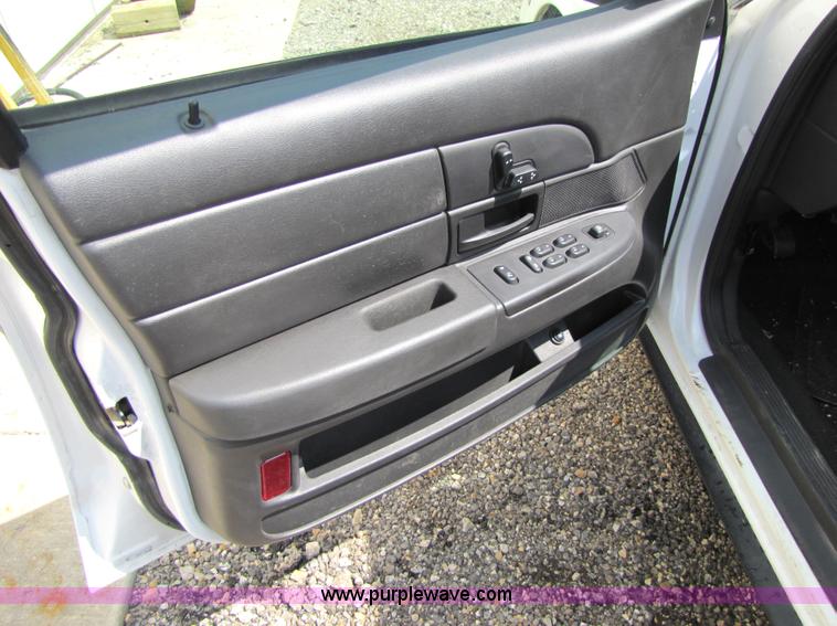 image for item 5259 2006 Ford Crown Victoria Police Interceptor sedan