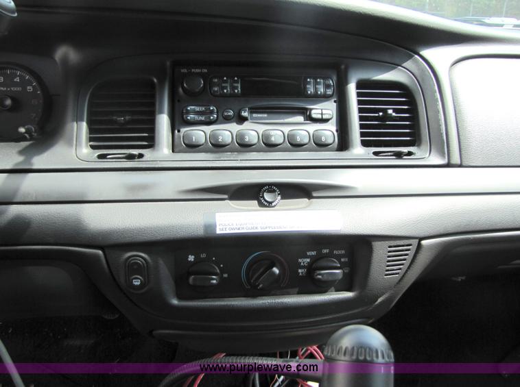 image for item 5259 2006 Ford Crown Victoria Police Interceptor sedan