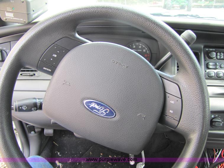 image for item 5259 2006 Ford Crown Victoria Police Interceptor sedan