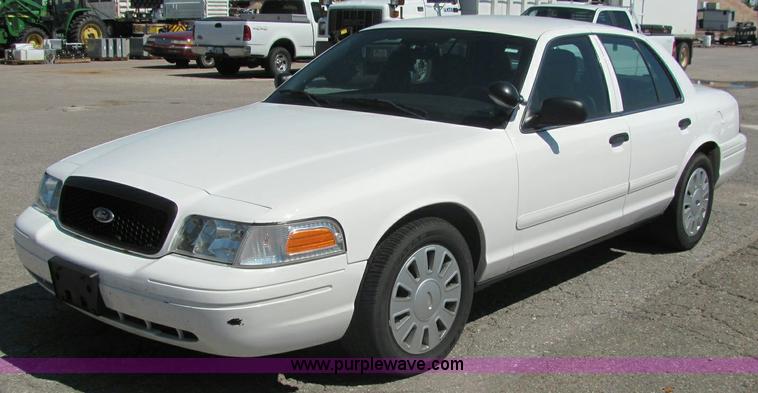 image for item 6269 2007 Ford Crown Victoria Police Interceptor