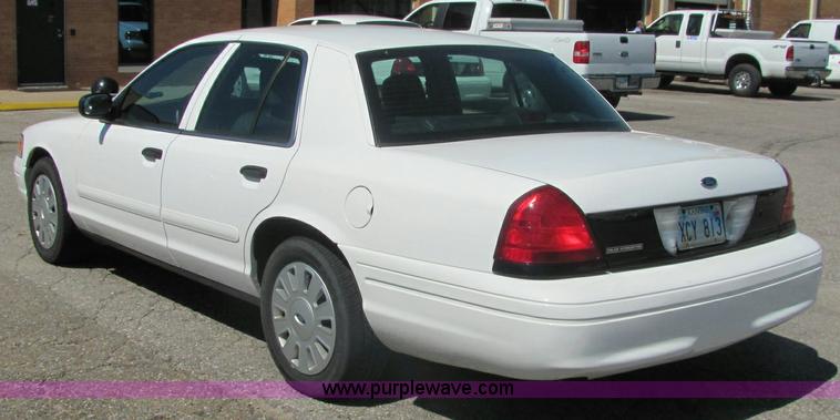 image for item 6269 2007 Ford Crown Victoria Police Interceptor