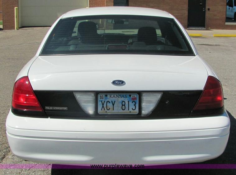 image for item 6269 2007 Ford Crown Victoria Police Interceptor