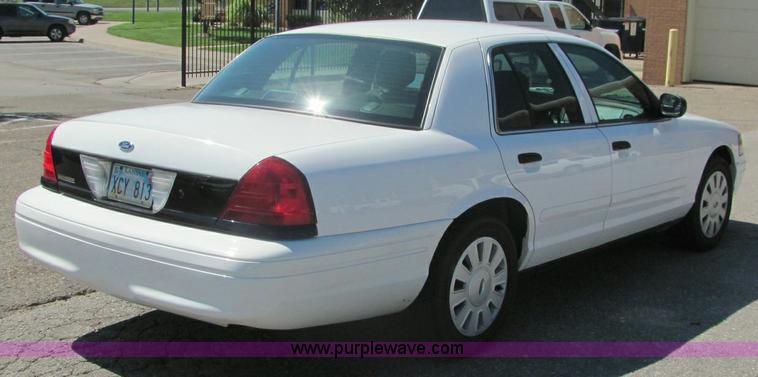 image for item 6269 2007 Ford Crown Victoria Police Interceptor