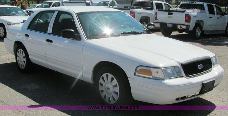 image for item 6269 2007 Ford Crown Victoria Police Interceptor