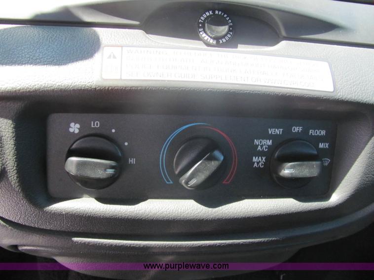 image for item 6269 2007 Ford Crown Victoria Police Interceptor