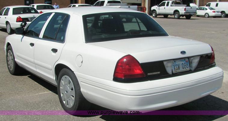 image for item 6270 2007 Ford Crown Victoria Police Interceptor