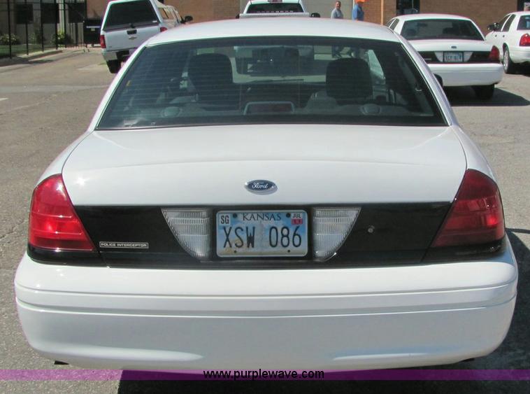 image for item 6270 2007 Ford Crown Victoria Police Interceptor