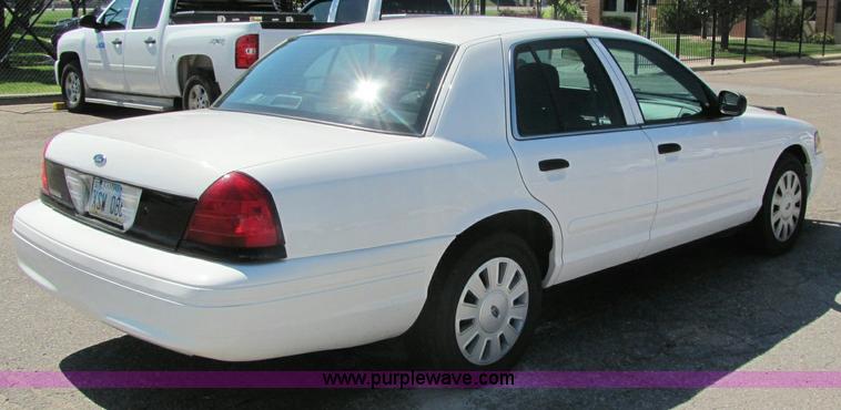 image for item 6270 2007 Ford Crown Victoria Police Interceptor